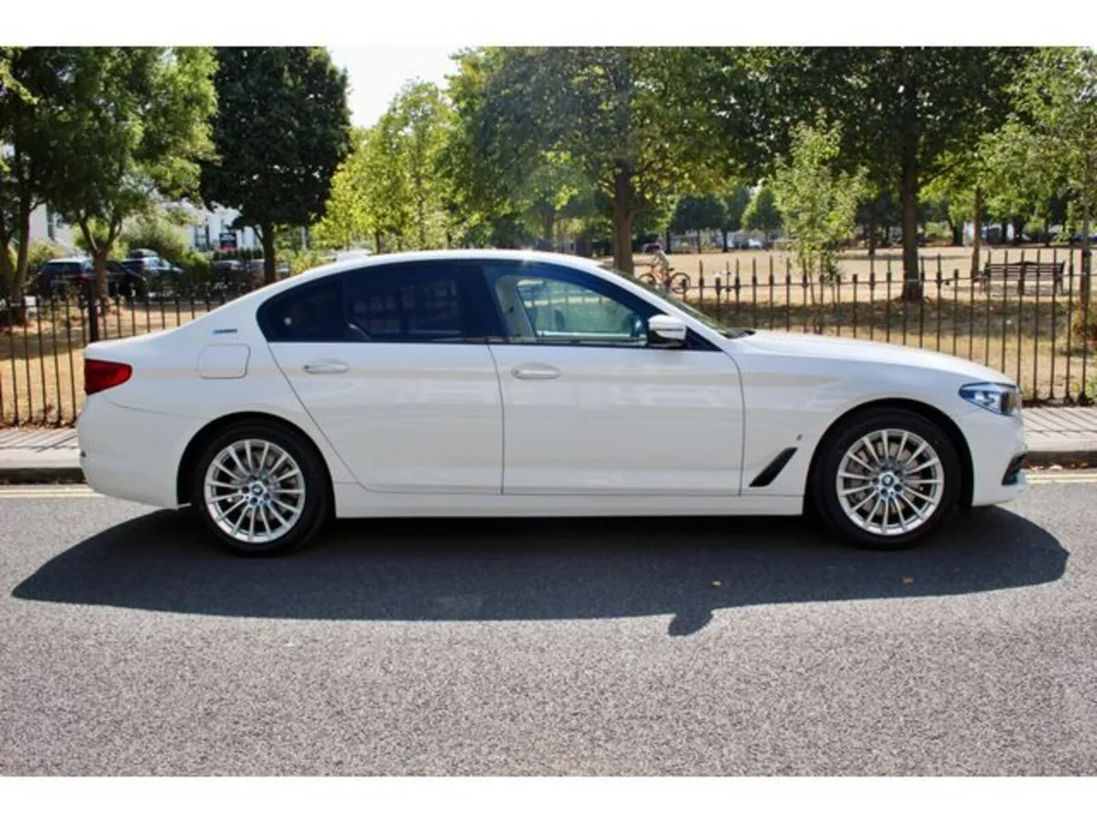 BMW 5-Series Saloon, Petrol Plug-in Hybrid, 2017, White