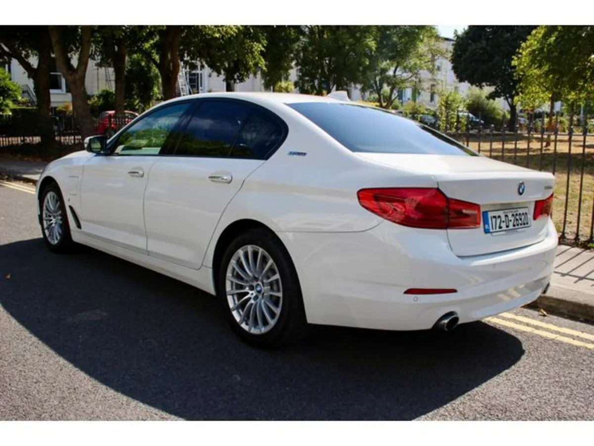 BMW 5-Series Saloon, Petrol Plug-in Hybrid, 2017, White