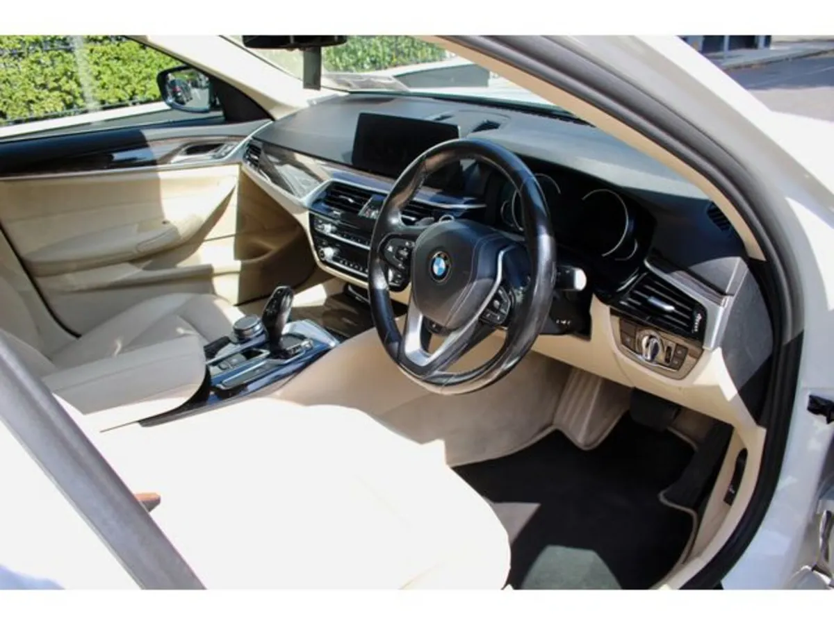 BMW 5-Series Saloon, Petrol Plug-in Hybrid, 2017, White