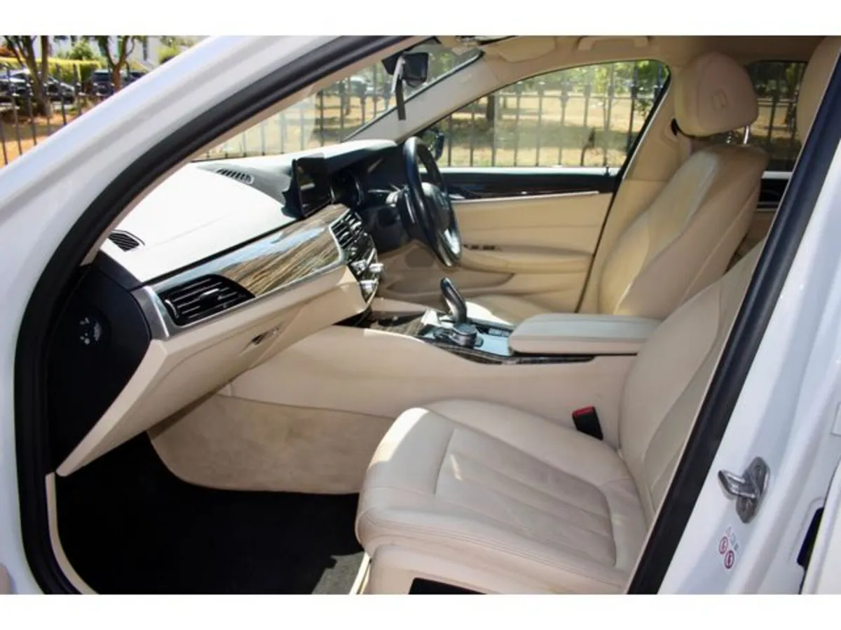 BMW 5-Series Saloon, Petrol Plug-in Hybrid, 2017, White