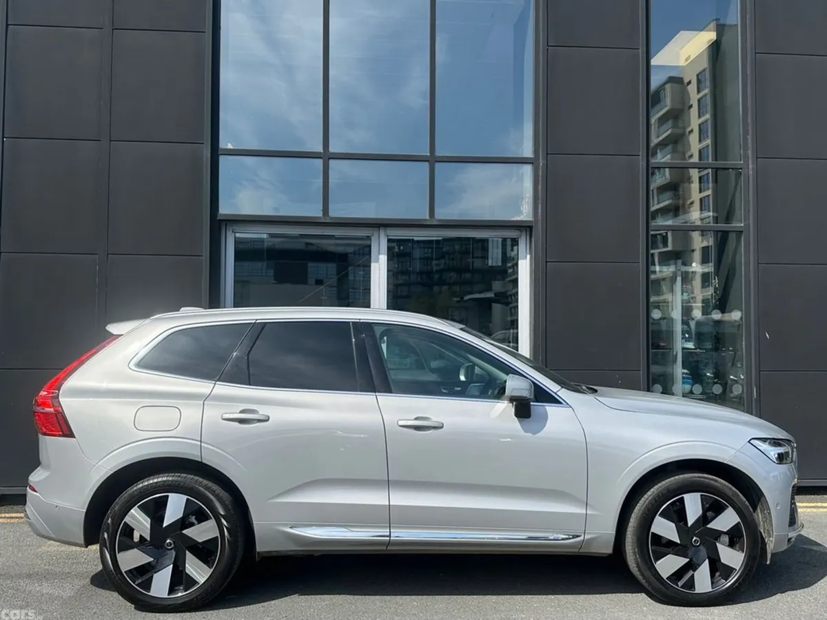 Volvo XC60 Estate, Petrol Plug-in Hybrid, 2025, Silver
