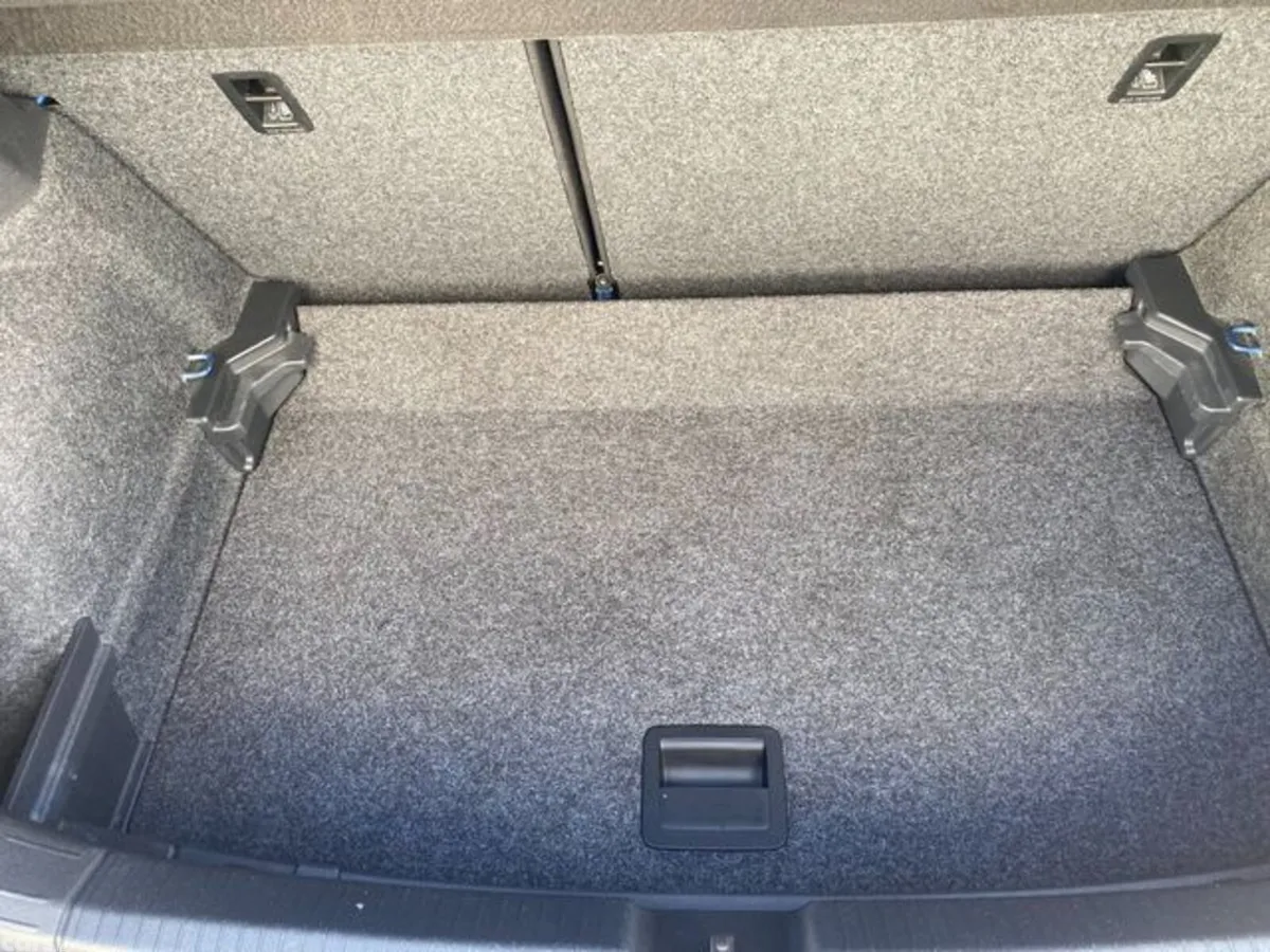 Volkswagen Polo Hatchback, Petrol, 2021, Blue
