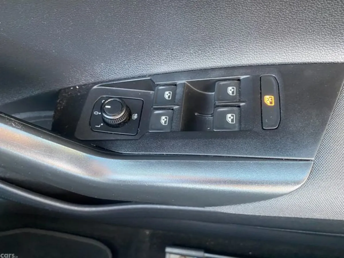 Volkswagen Polo Hatchback, Petrol, 2021, Blue