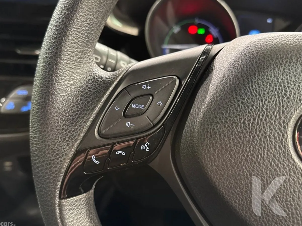 Toyota C-HR SUV, Petrol Hybrid, 2022, Green