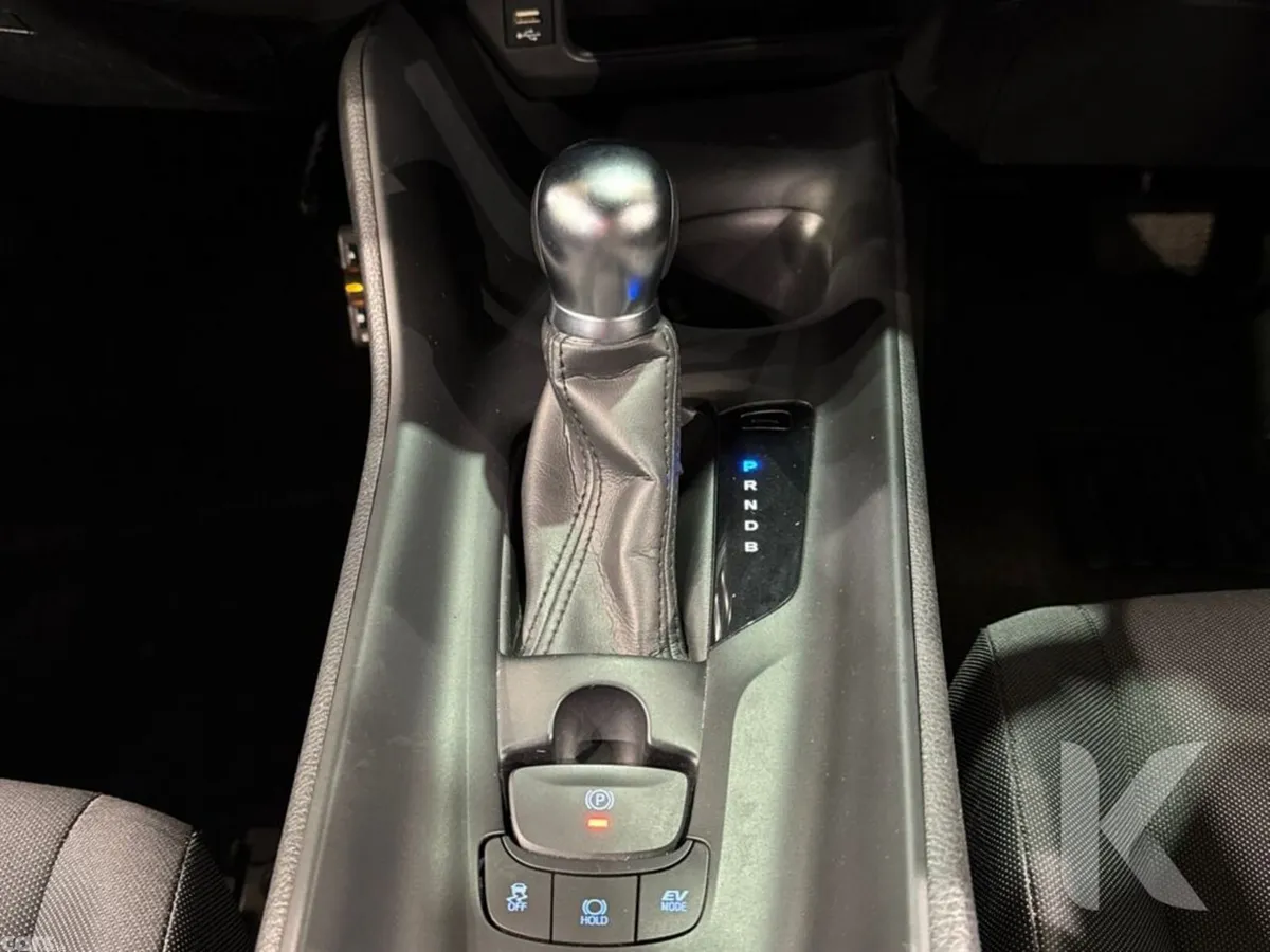 Toyota C-HR SUV, Petrol Hybrid, 2022, Green