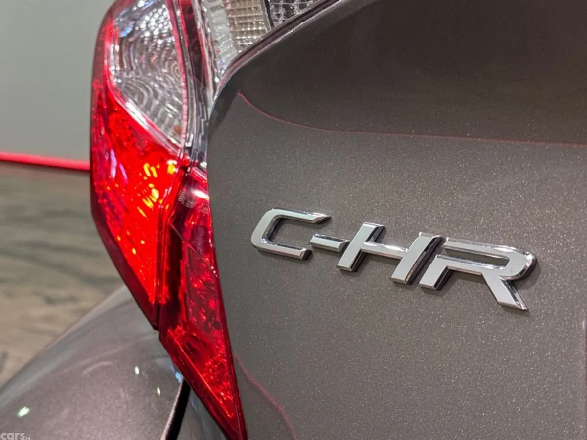 Toyota C-HR SUV, Petrol Hybrid, 2022, Green