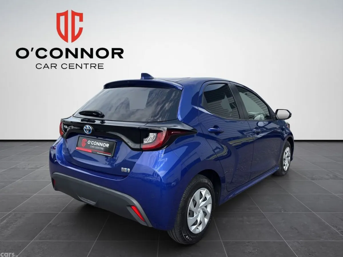 Toyota Yaris Hatchback, Petrol Hybrid, 2022, Blue