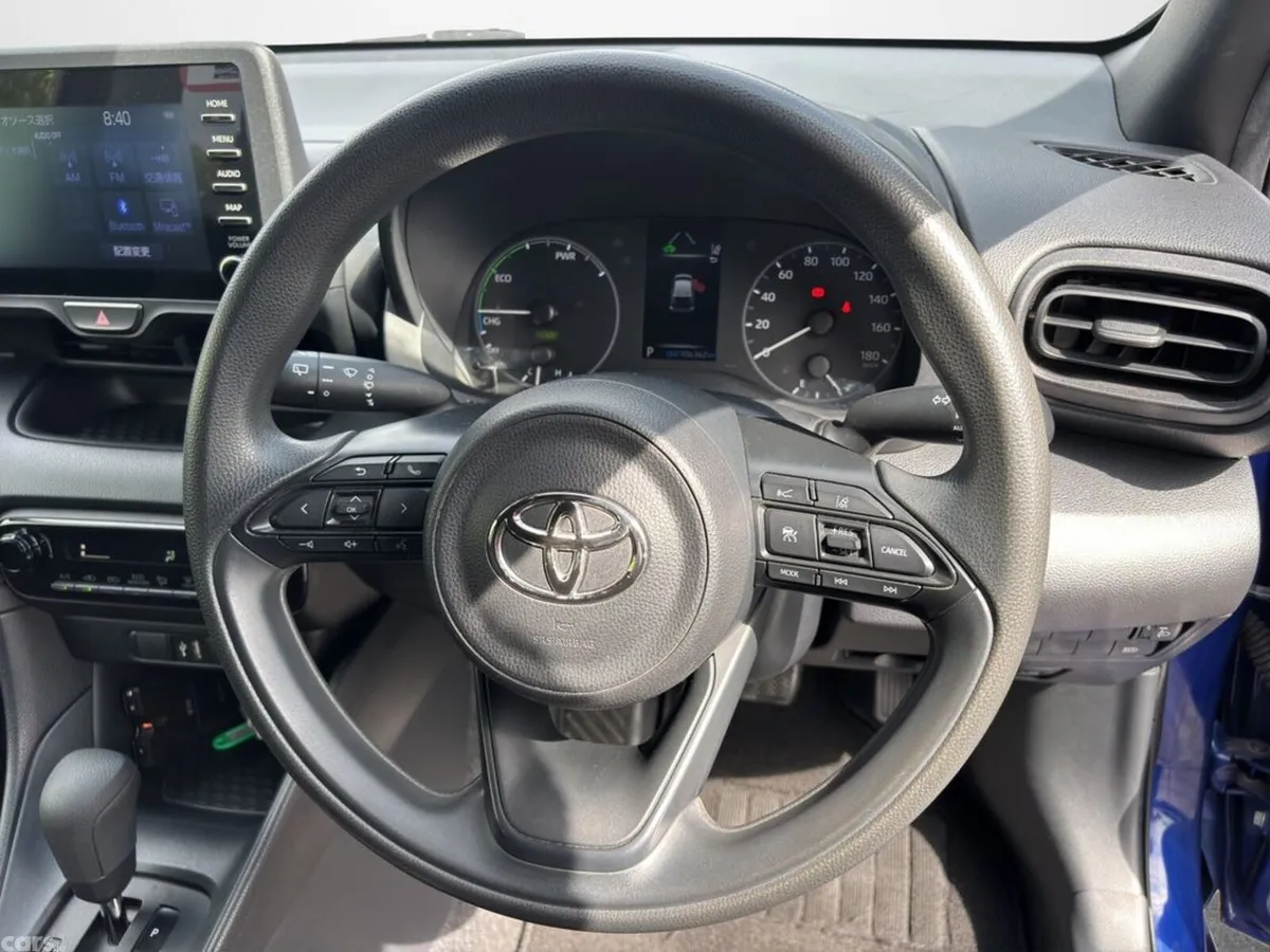 Toyota Yaris Hatchback, Petrol Hybrid, 2022, Blue
