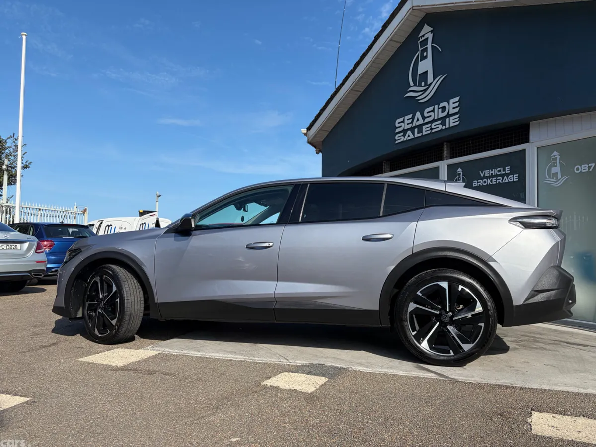 Peugeot 408 Hatchback, Petrol, 2024, Grey