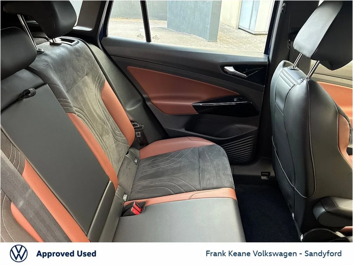 Volkswagen ID.4 Hatchback, Electric, 2024, Blue