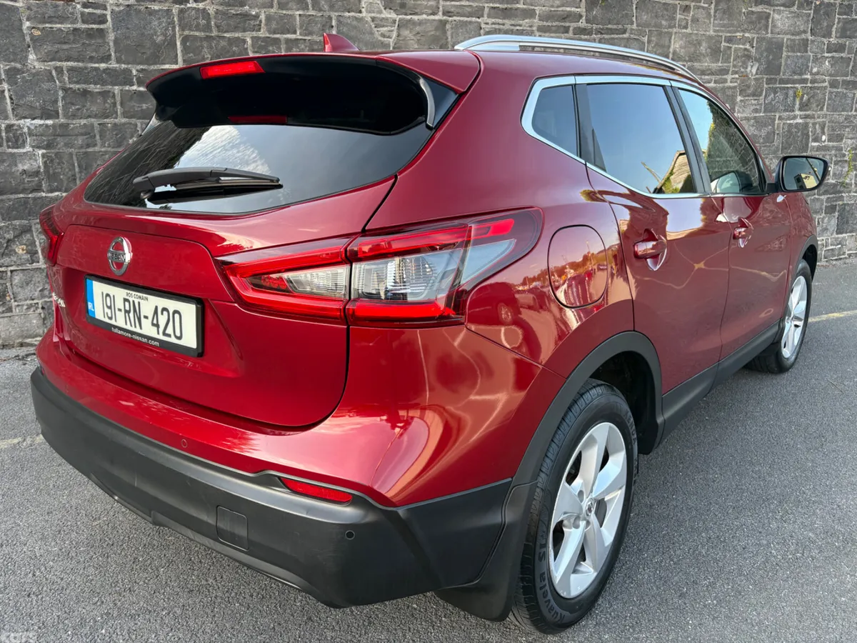 Nissan Qashqai MPV, Diesel, 2019, Red