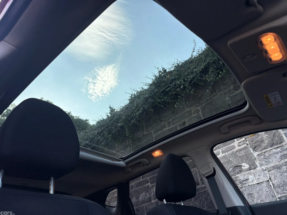 Nissan Qashqai MPV, Diesel, 2019, Red