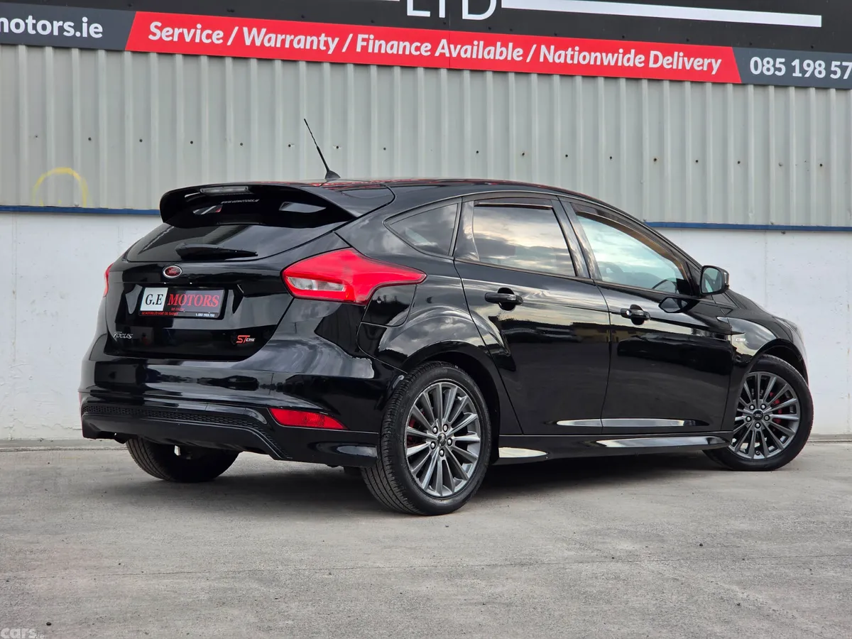Ford Focus Hatchback, Diesel, 2017, Black