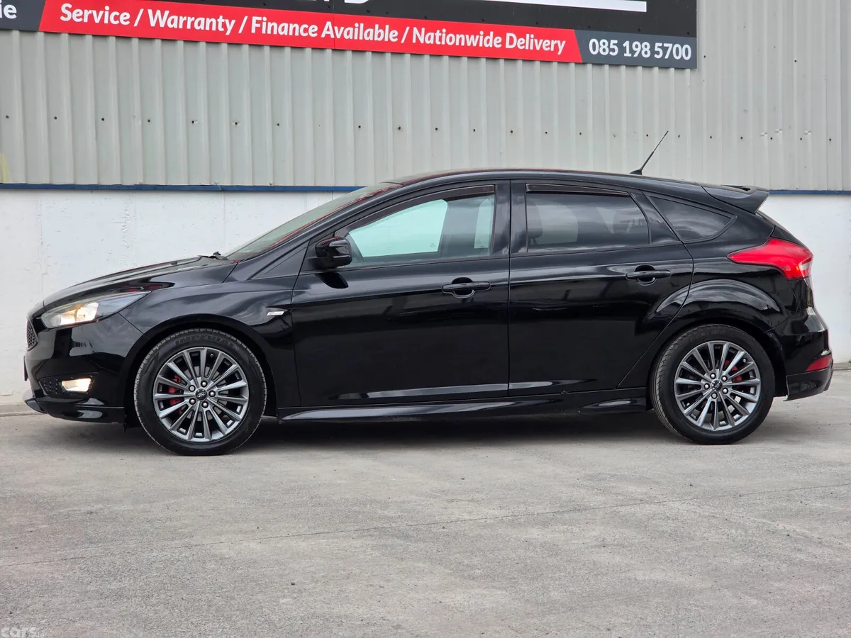 Ford Focus Hatchback, Diesel, 2017, Black