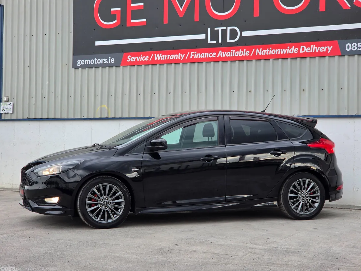 Ford Focus Hatchback, Diesel, 2017, Black