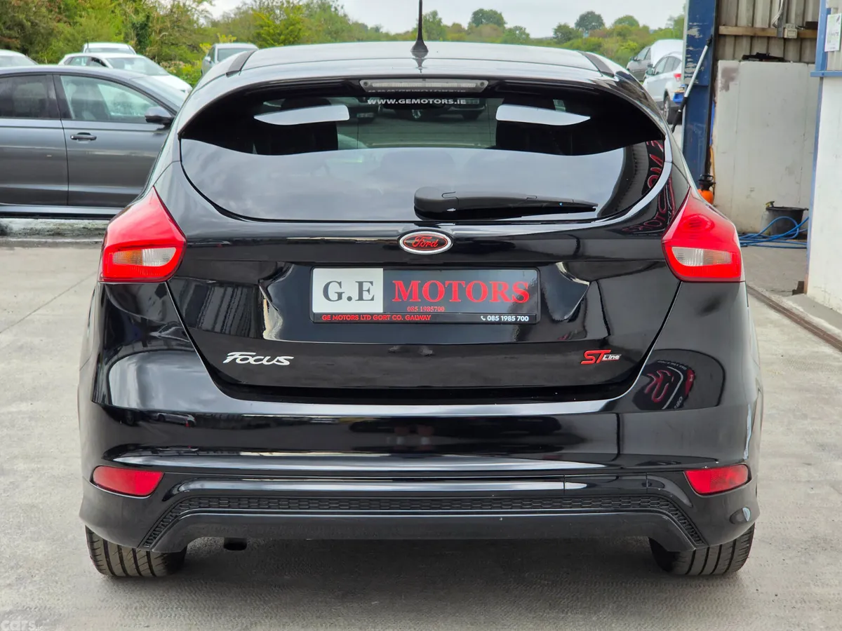 Ford Focus Hatchback, Diesel, 2017, Black