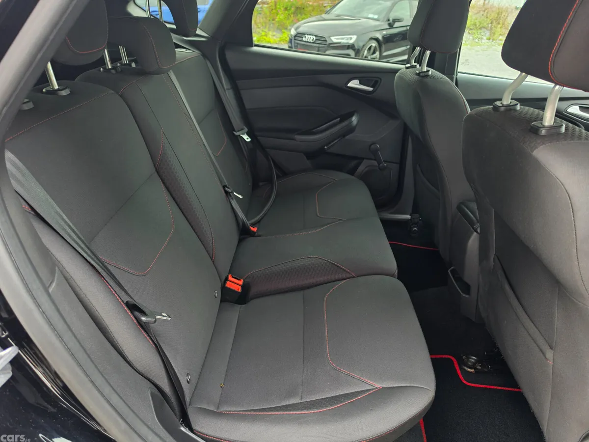Ford Focus Hatchback, Diesel, 2017, Black