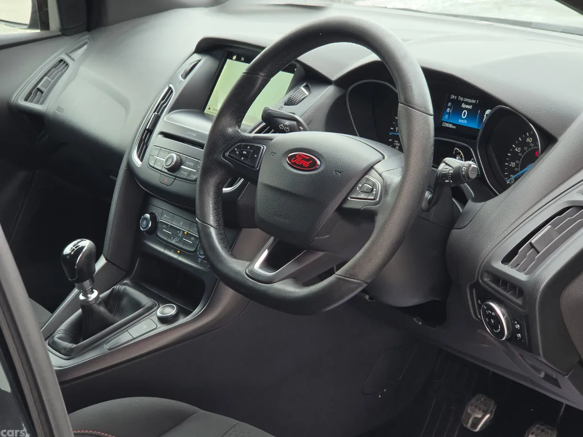 Ford Focus Hatchback, Diesel, 2017, Black