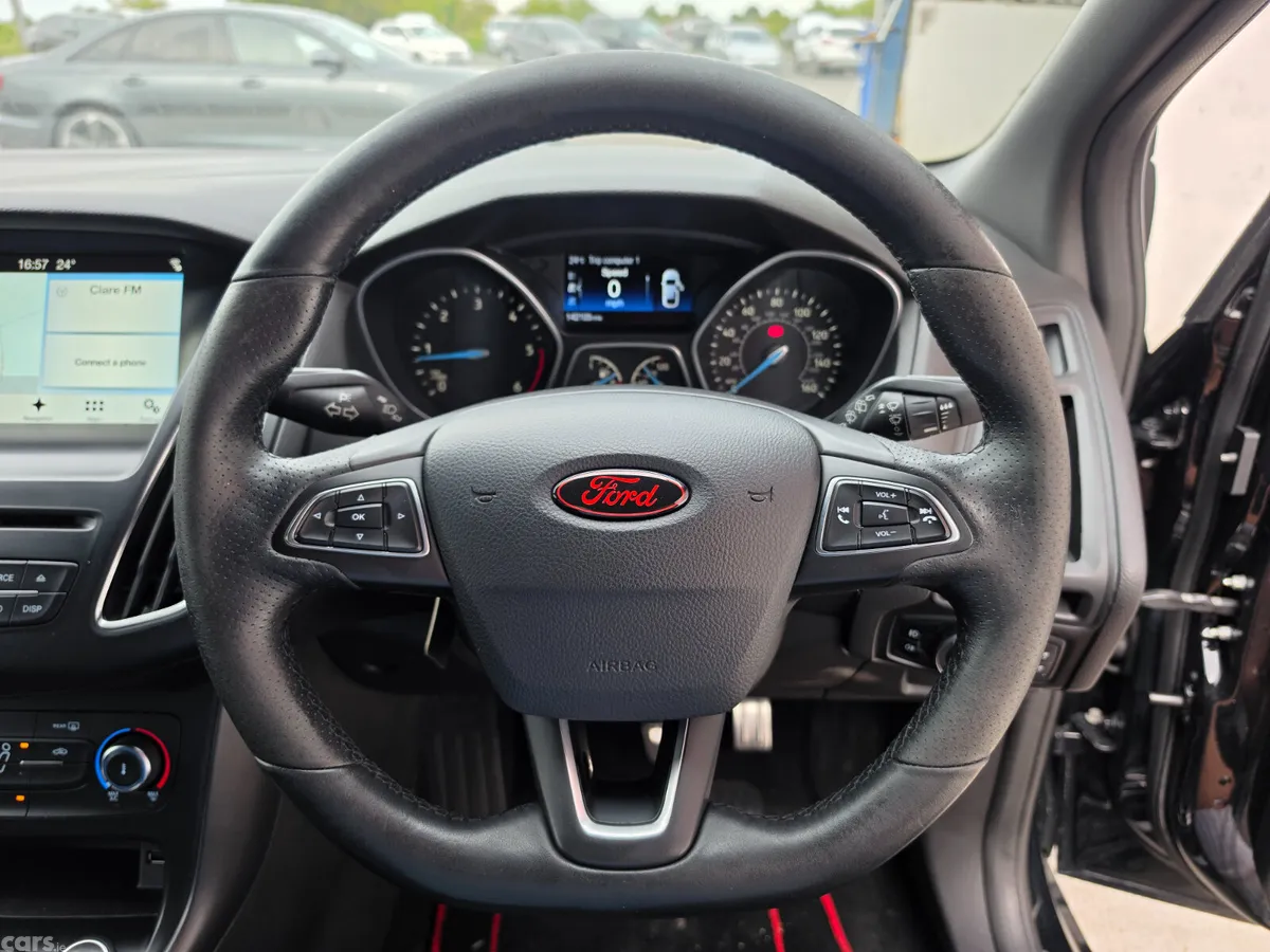Ford Focus Hatchback, Diesel, 2017, Black