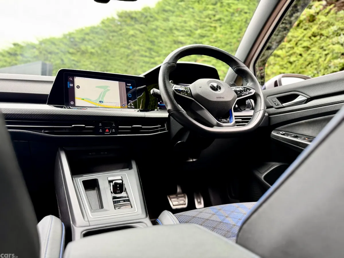 Volkswagen Golf Estate, Petrol, 2021, White