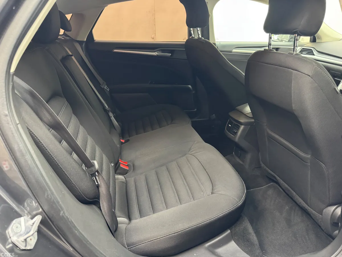 Ford Mondeo Hatchback, Diesel, 2016, Grey