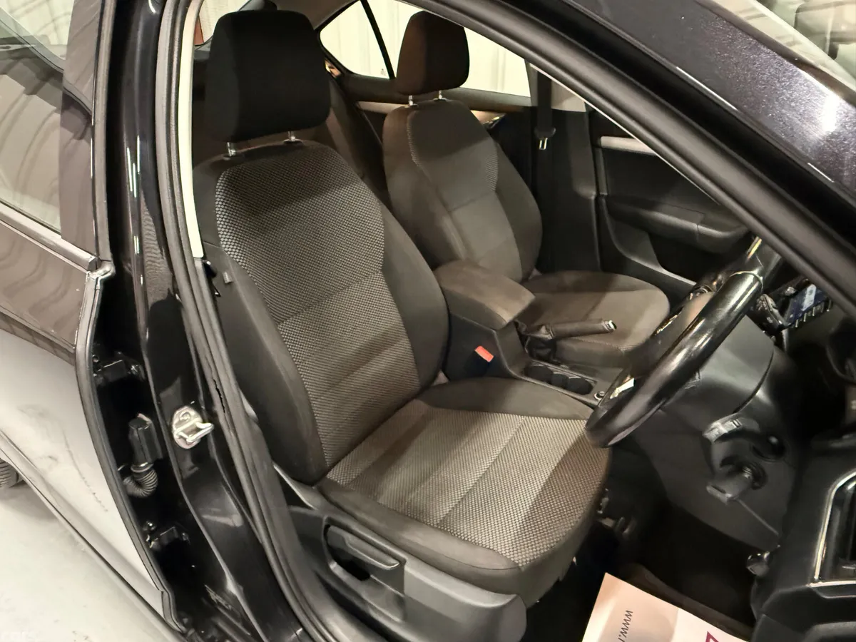Skoda Octavia Saloon, Diesel, 2017, Black