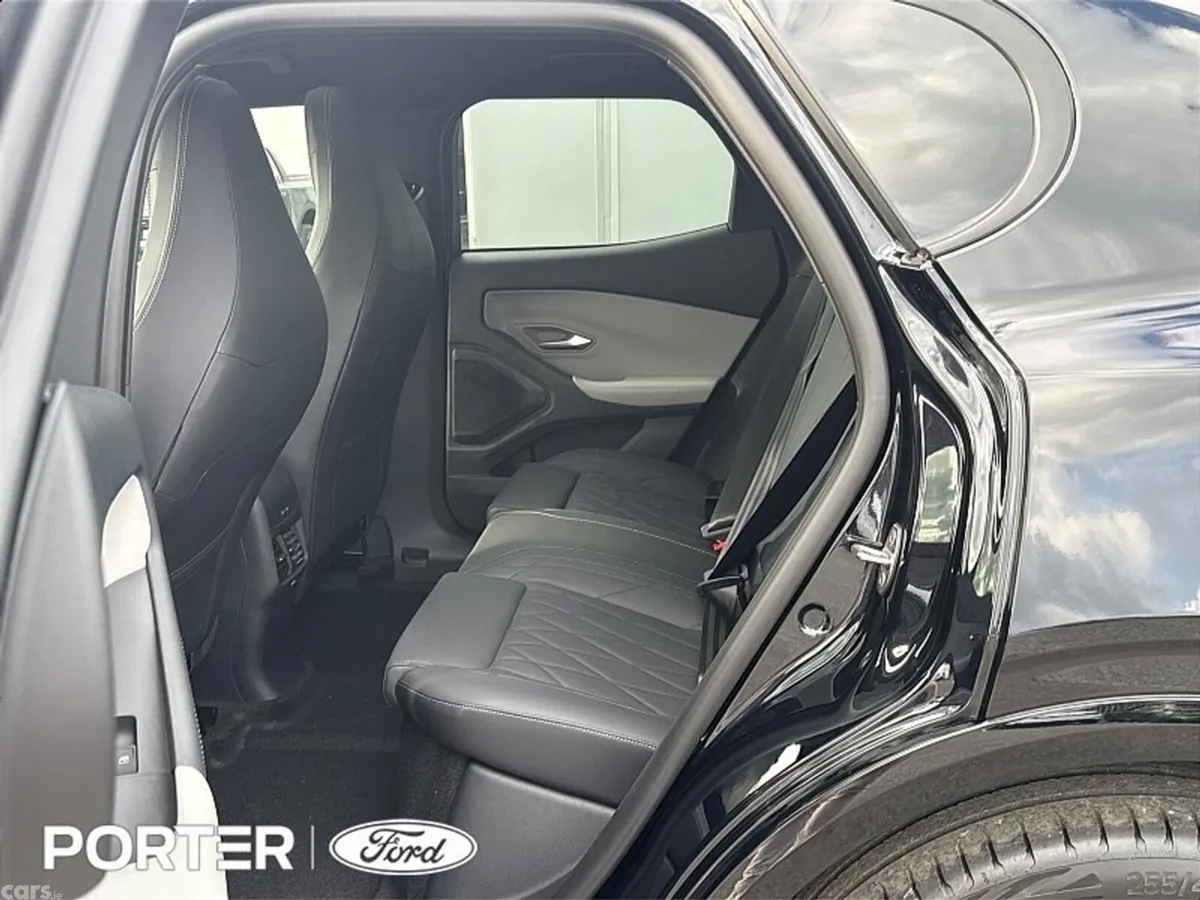 Ford Capri SUV, Electric, 2026, Black