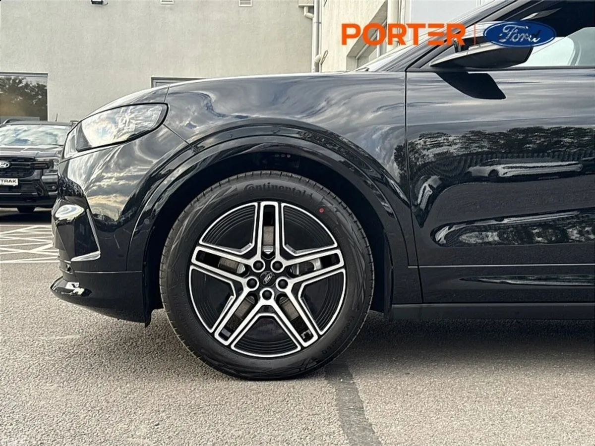 Ford Capri SUV, Electric, 2026, Black
