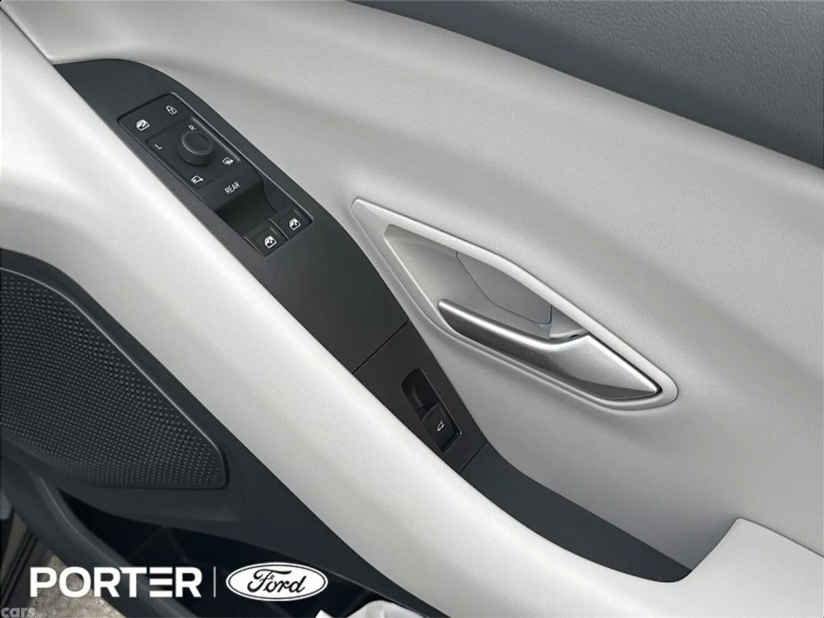 Ford Capri SUV, Electric, 2026, Black