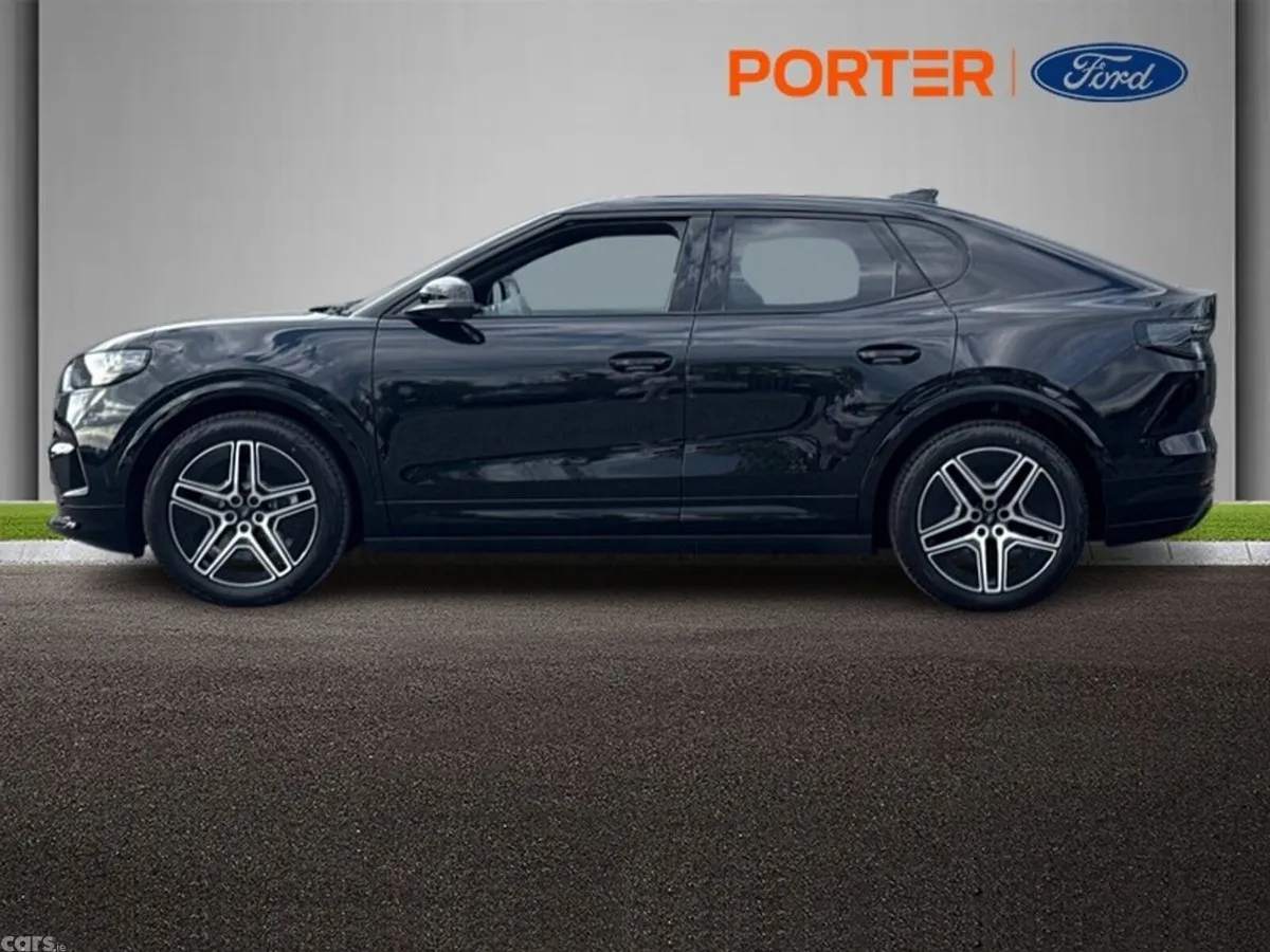 Ford Capri SUV, Electric, 2026, Black