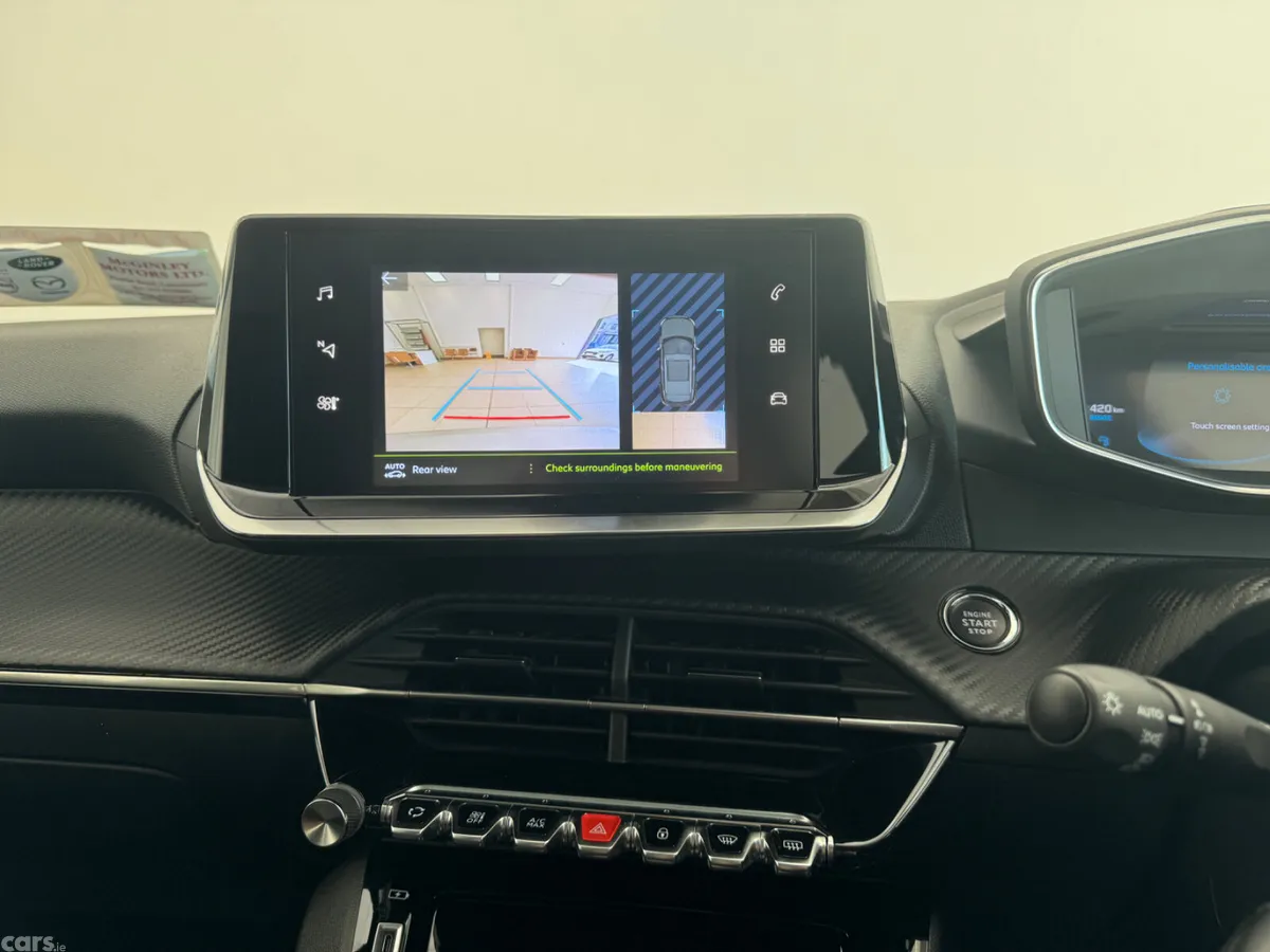 Peugeot 2008 MPV, Petrol, 2022, Grey