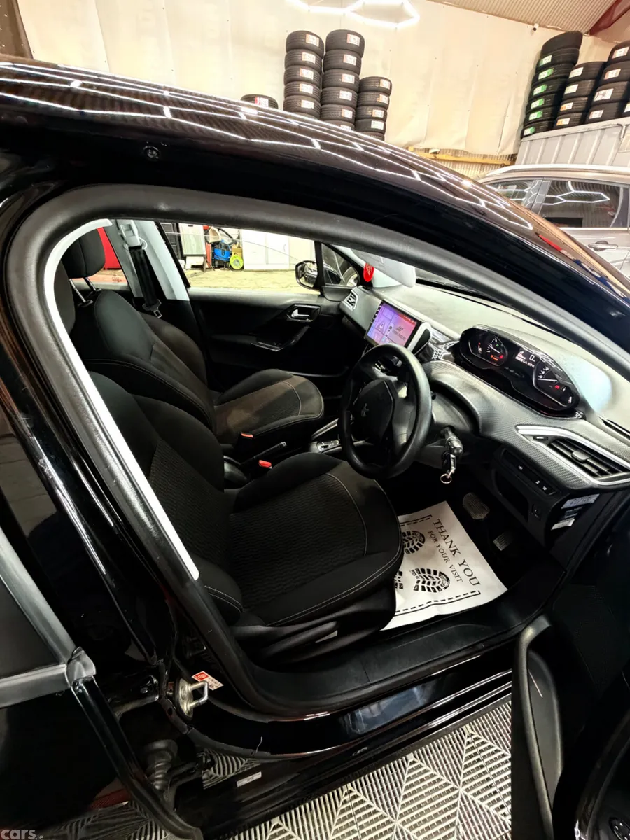 Peugeot 208 Hatchback, Petrol, 2017, Black