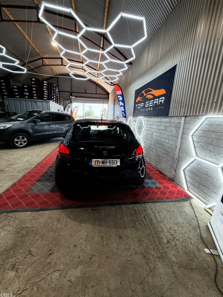 Peugeot 208 Hatchback, Petrol, 2017, Black
