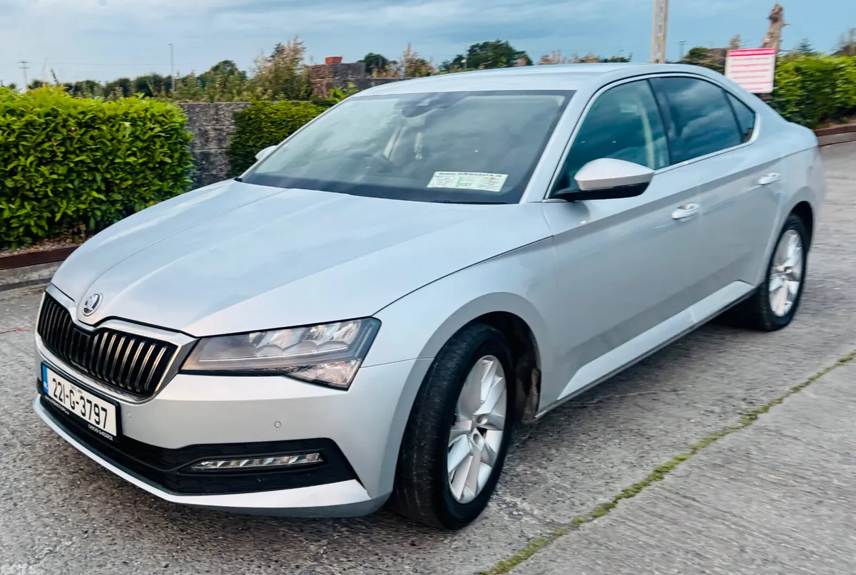 Skoda Superb Hatchback, Diesel, 2022, Silver