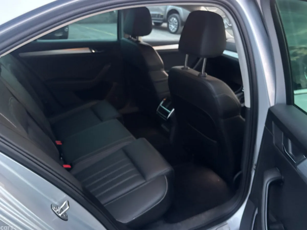 Skoda Superb Hatchback, Diesel, 2022, Silver