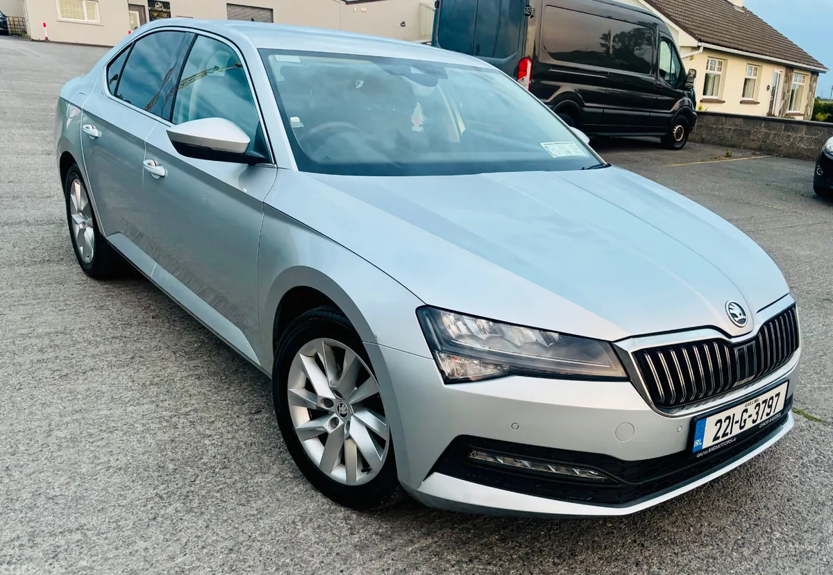 Skoda Superb Hatchback, Diesel, 2022, Silver