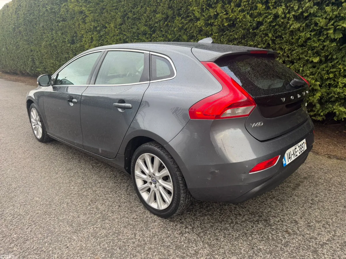 Volvo V40 Hatchback, Diesel, 2014, Grey