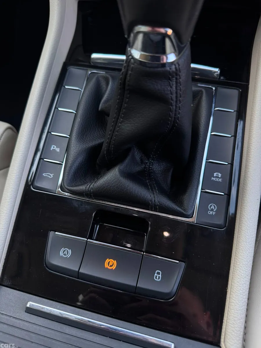 Skoda Superb Saloon, Diesel, 2018, Grey