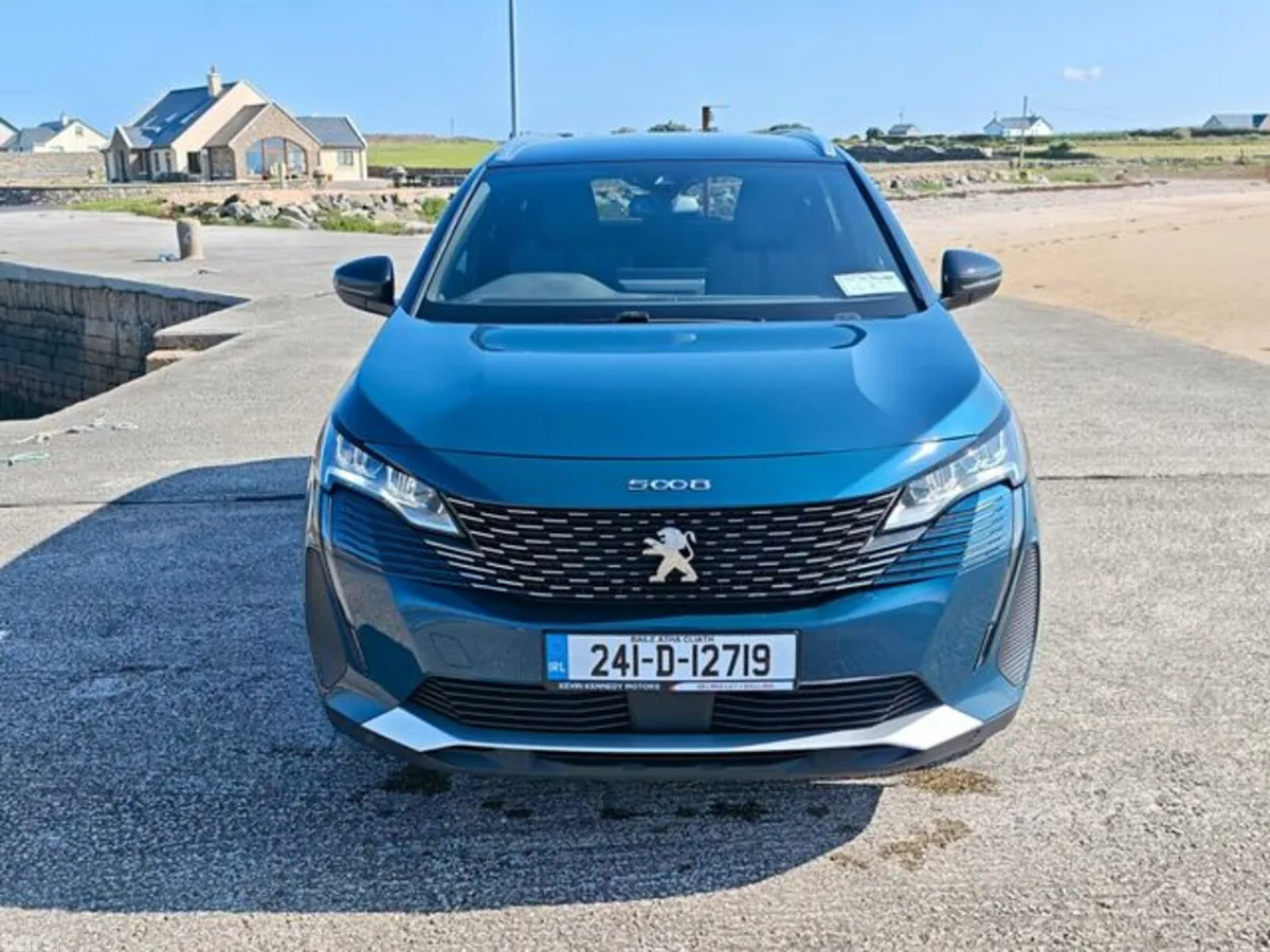 Peugeot 5008 MPV, Diesel, 2024, Blue