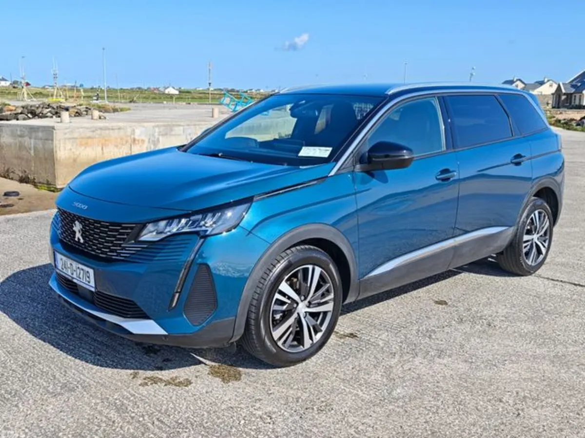 Peugeot 5008 MPV, Diesel, 2024, Blue