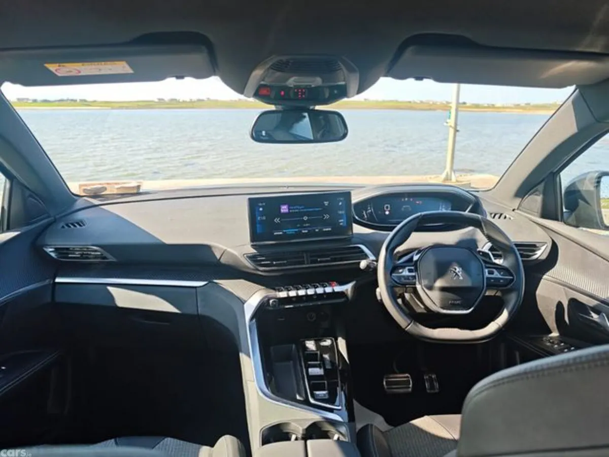 Peugeot 5008 MPV, Diesel, 2024, Grey