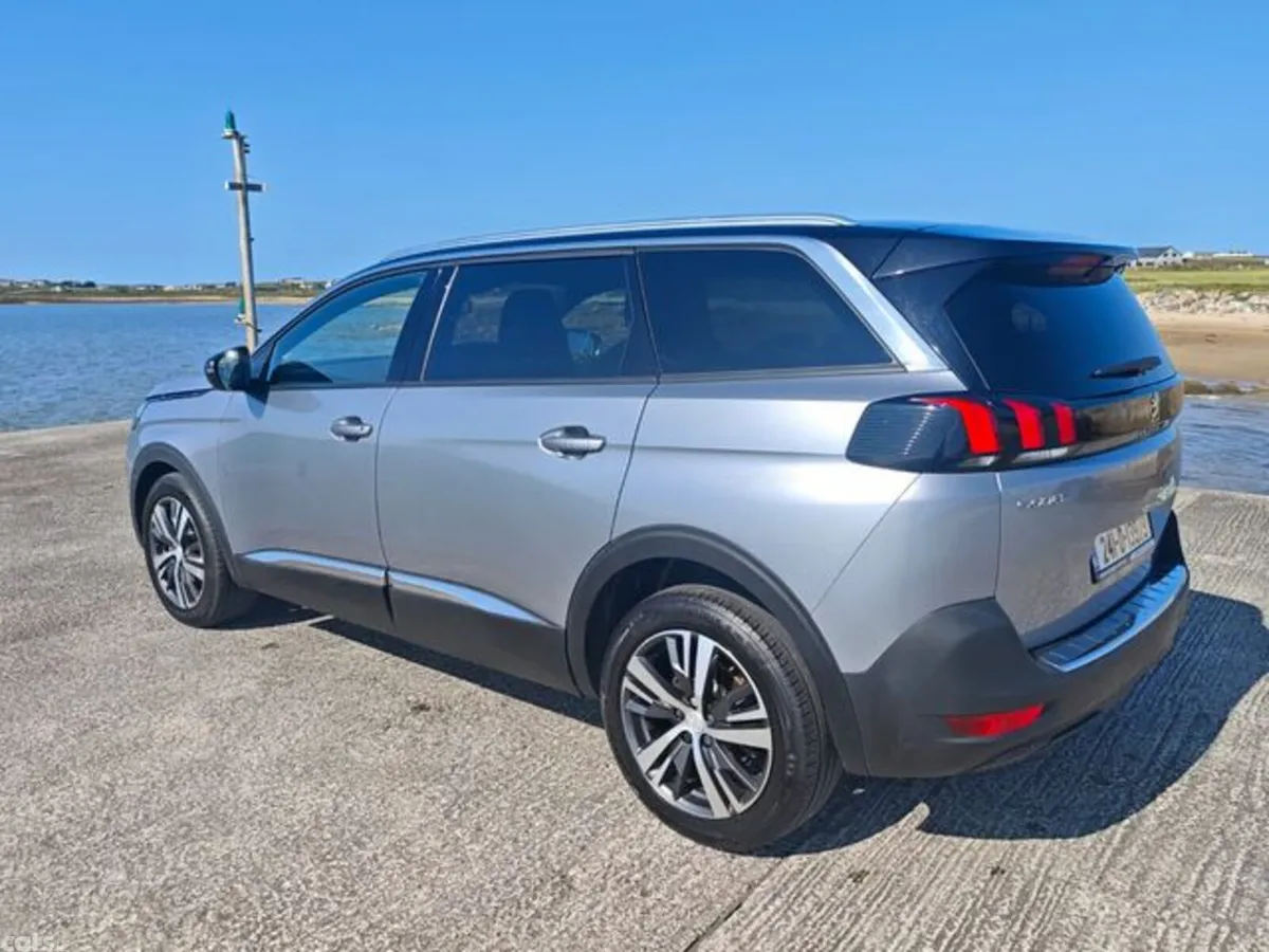 Peugeot 5008 MPV, Diesel, 2024, Grey