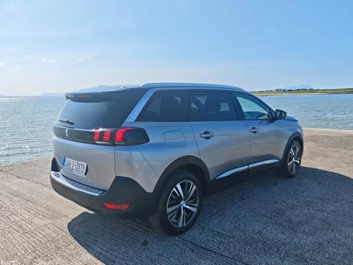 Peugeot 5008 MPV, Diesel, 2024, Grey