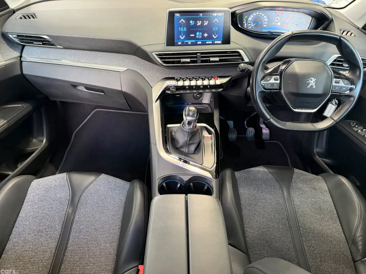 Peugeot 5008 MPV, Diesel, 2020, Grey