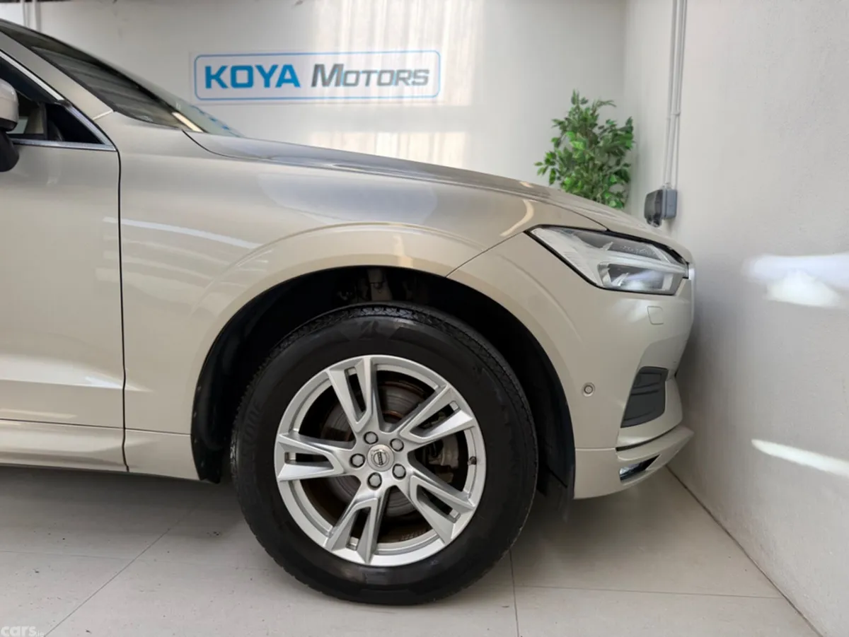 Volvo XC60 SUV, Diesel, 2018, Gold