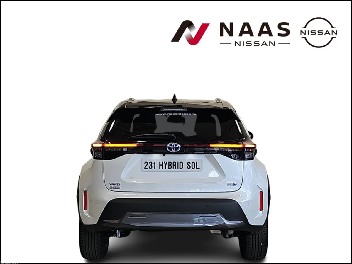 Toyota Yaris Cross Hatchback, Petrol Hybrid, 2023, White