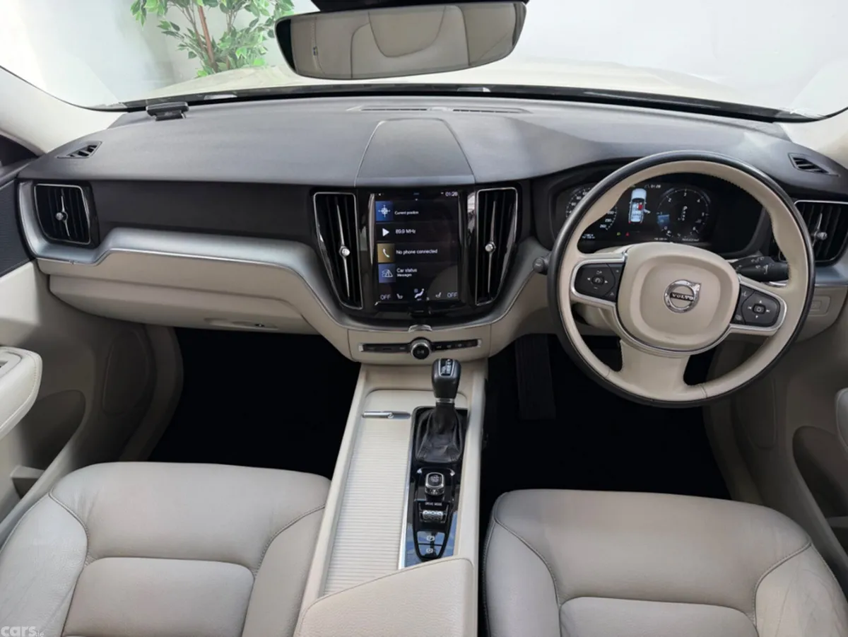 Volvo XC60 SUV, Diesel, 2018, Gold