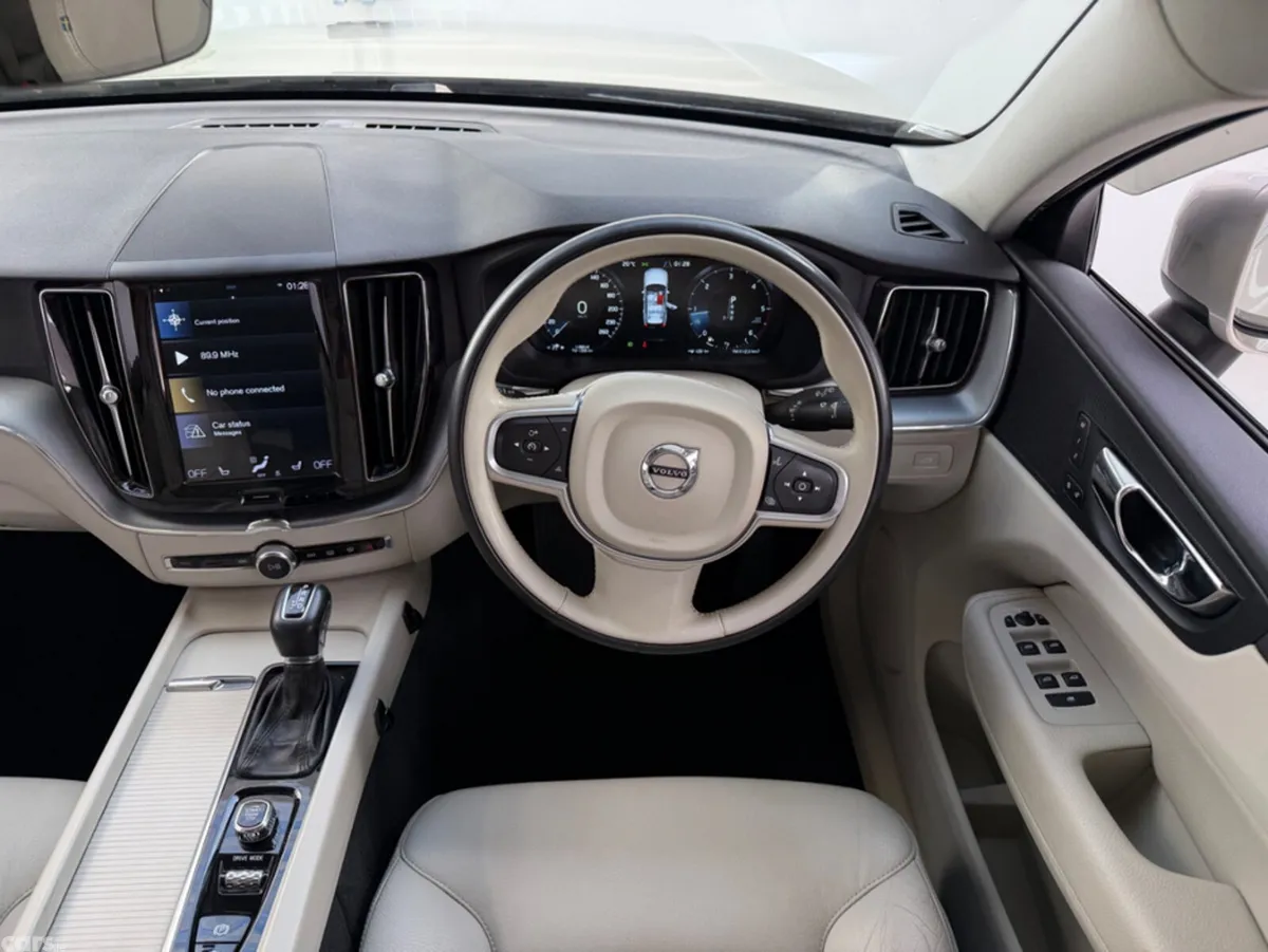 Volvo XC60 SUV, Diesel, 2018, Gold