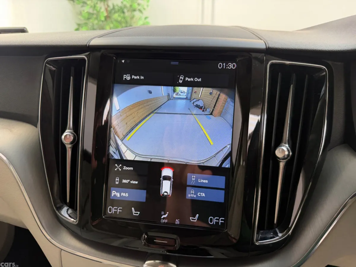 Volvo XC60 SUV, Diesel, 2018, Gold
