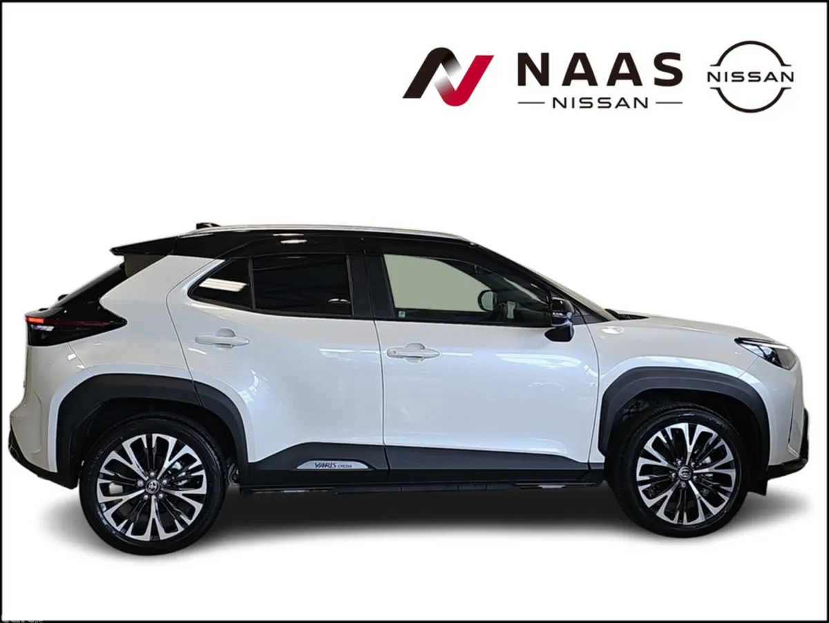 Toyota Yaris Cross Hatchback, Petrol Hybrid, 2023, White